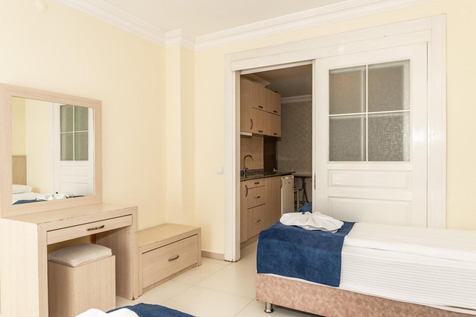Berrak Su Hotel Antalya Exterior photo